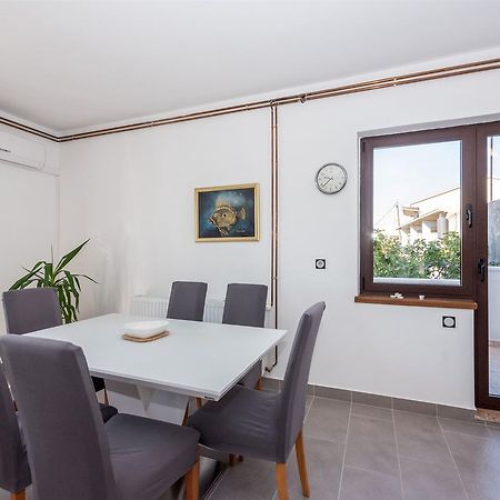 Apartments Snjezana Тисно Экстерьер фото