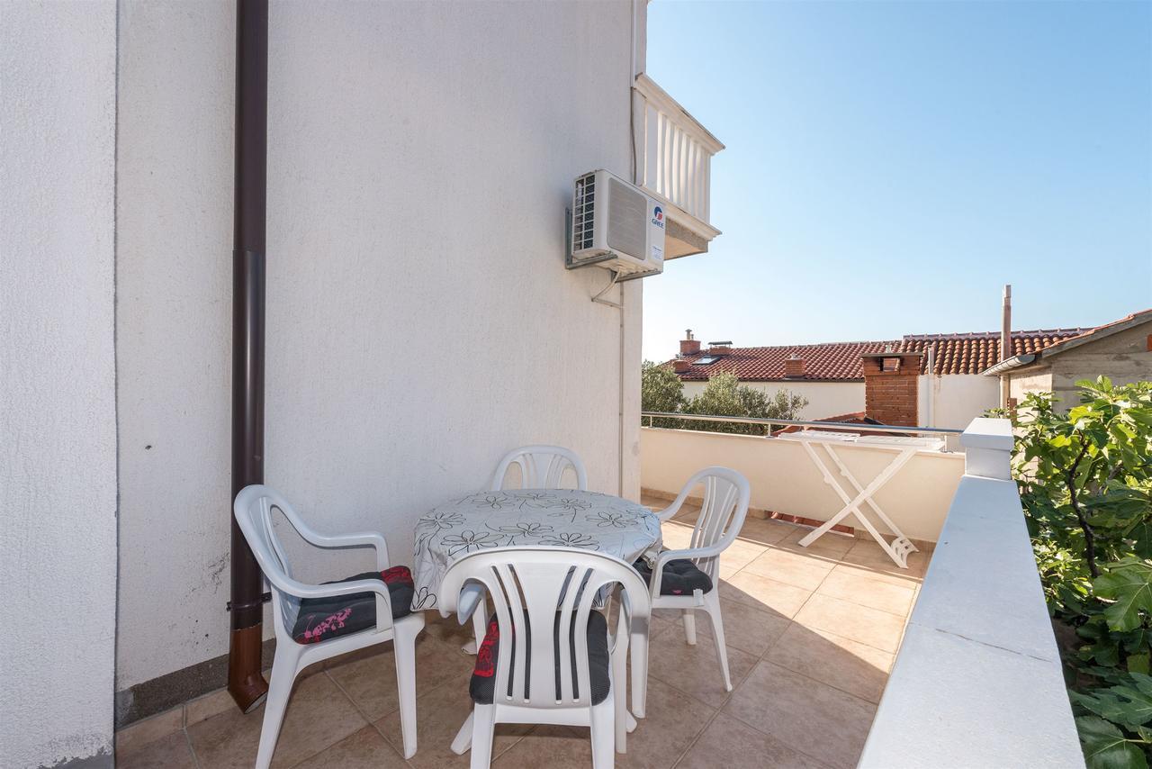 Apartments Snjezana Тисно Экстерьер фото