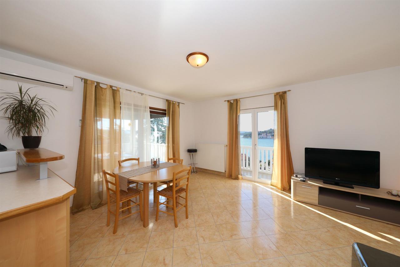 Apartments Snjezana Тисно Экстерьер фото