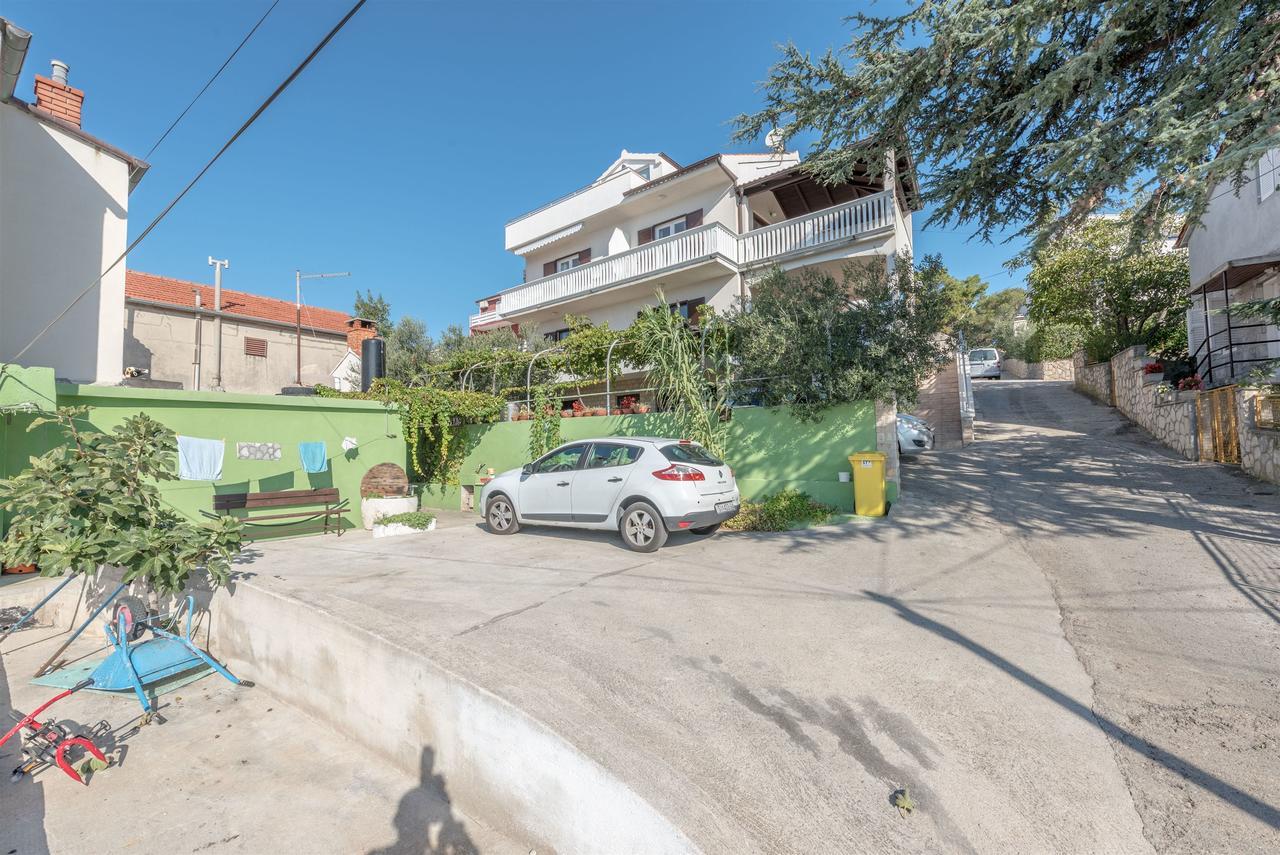 Apartments Snjezana Тисно Экстерьер фото