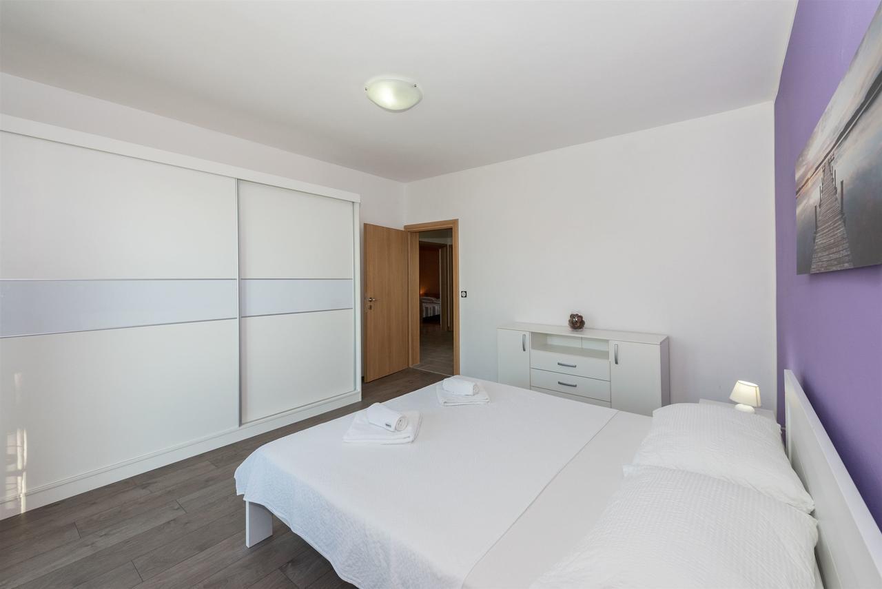 Apartments Snjezana Тисно Экстерьер фото