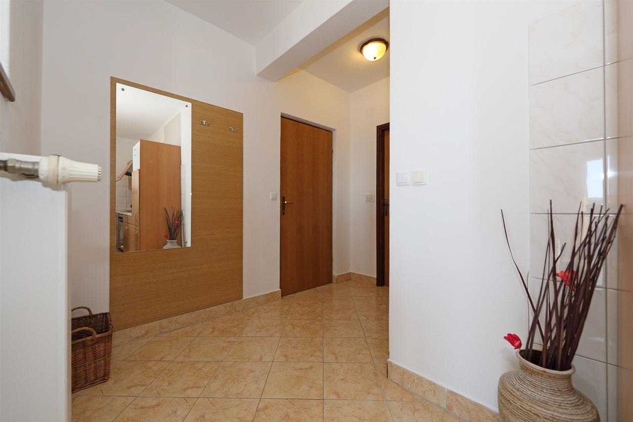 Apartments Snjezana Тисно Экстерьер фото