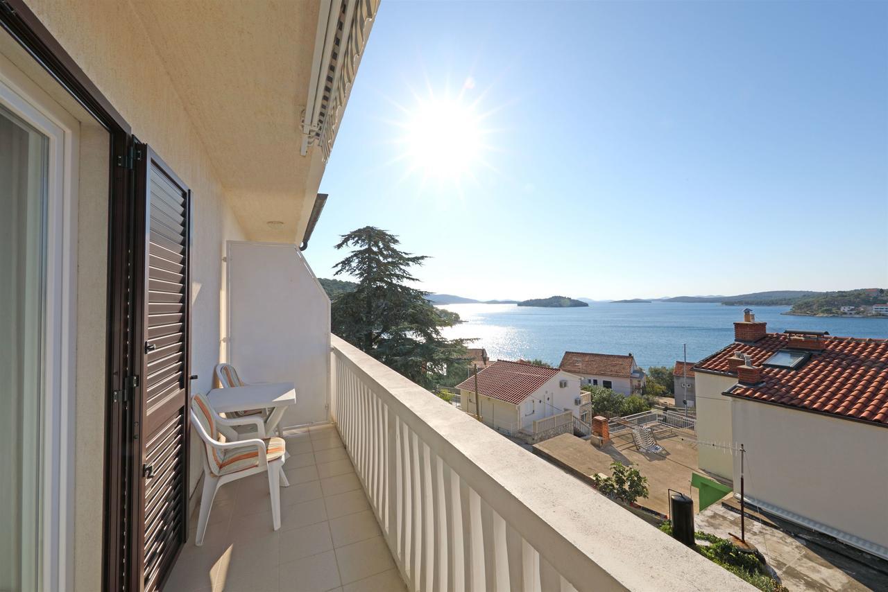 Apartments Snjezana Тисно Экстерьер фото